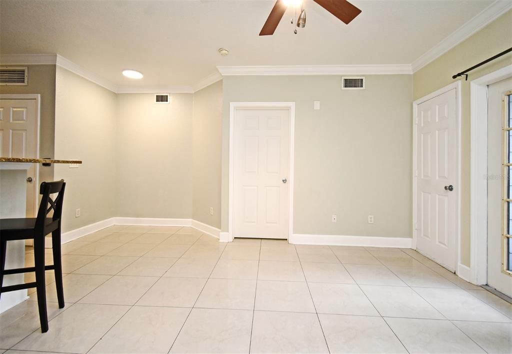 For Sale: $214,900 (1 beds, 1 baths, 685 Square Feet)