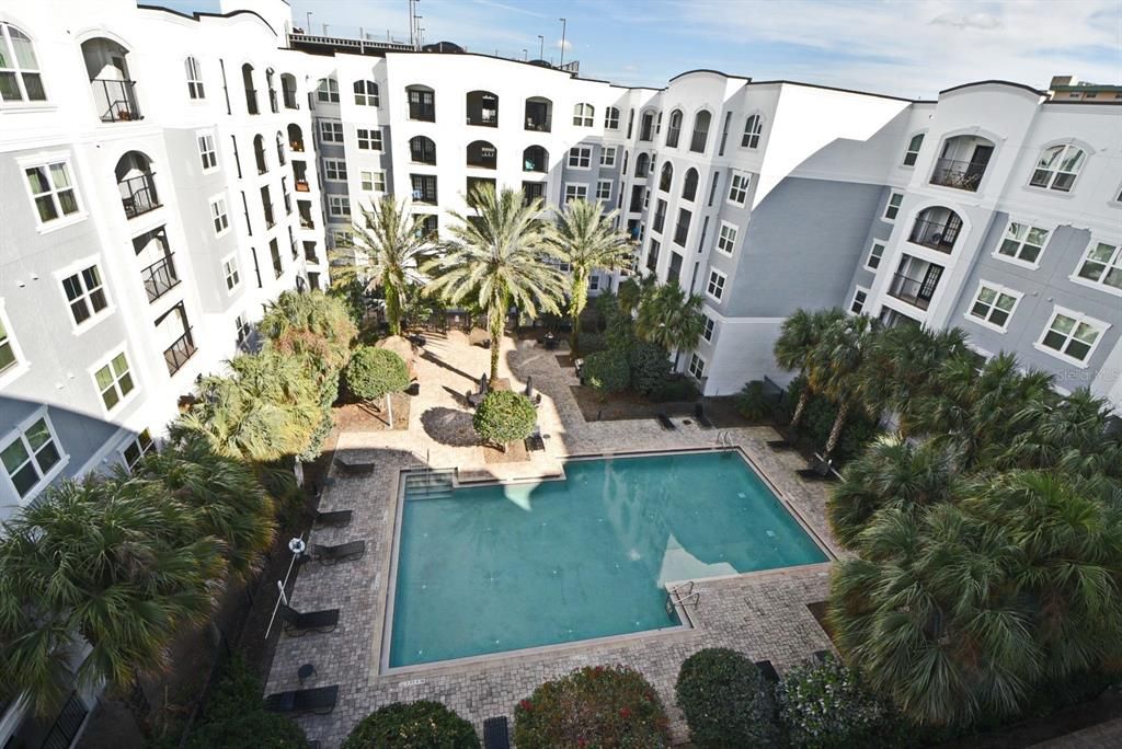 For Sale: $214,900 (1 beds, 1 baths, 685 Square Feet)