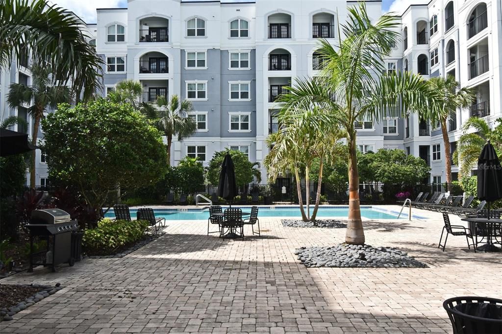 For Sale: $214,900 (1 beds, 1 baths, 685 Square Feet)