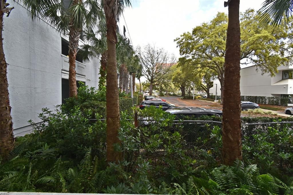 For Sale: $214,900 (1 beds, 1 baths, 685 Square Feet)