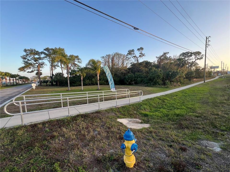 For Sale: $1,500,000 (5.48 acres)