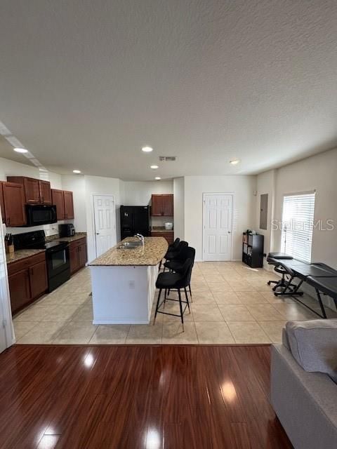 For Sale: $199,900 (2 beds, 2 baths, 1280 Square Feet)