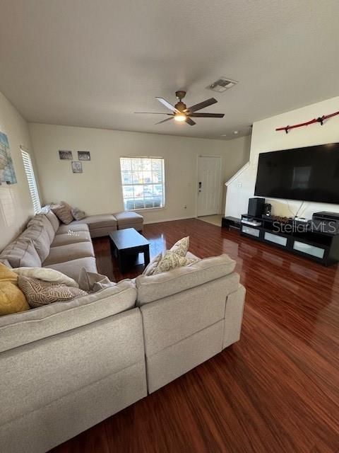 For Sale: $199,900 (2 beds, 2 baths, 1280 Square Feet)