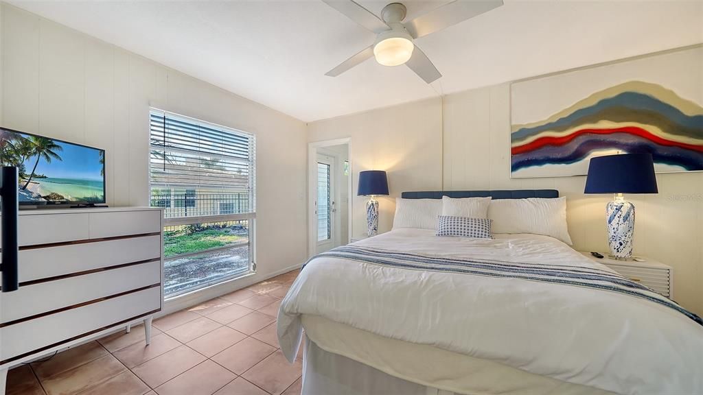 Active With Contract: $3,500 (3 beds, 3 baths, 2001 Square Feet)