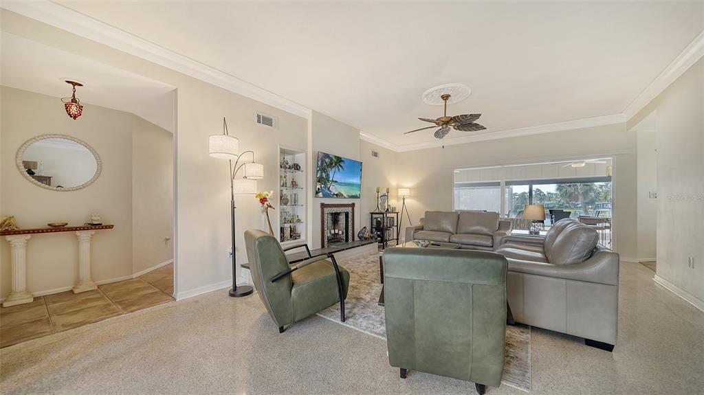 Active With Contract: $3,500 (3 beds, 3 baths, 2001 Square Feet)