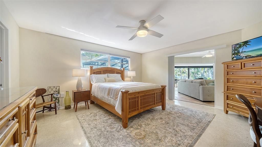 Active With Contract: $3,500 (3 beds, 3 baths, 2001 Square Feet)