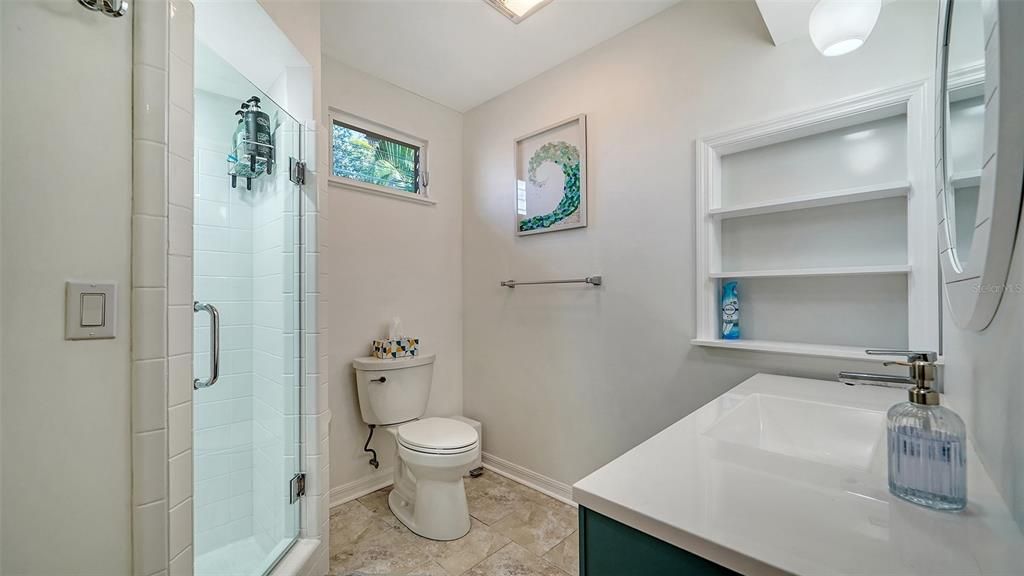 Active With Contract: $3,500 (3 beds, 3 baths, 2001 Square Feet)