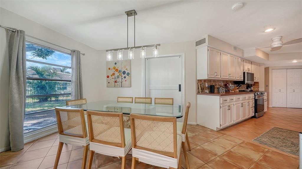 Active With Contract: $3,500 (3 beds, 3 baths, 2001 Square Feet)