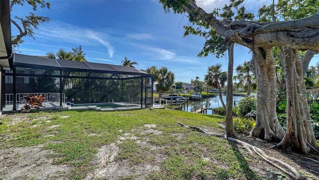 Active With Contract: $3,500 (3 beds, 3 baths, 2001 Square Feet)