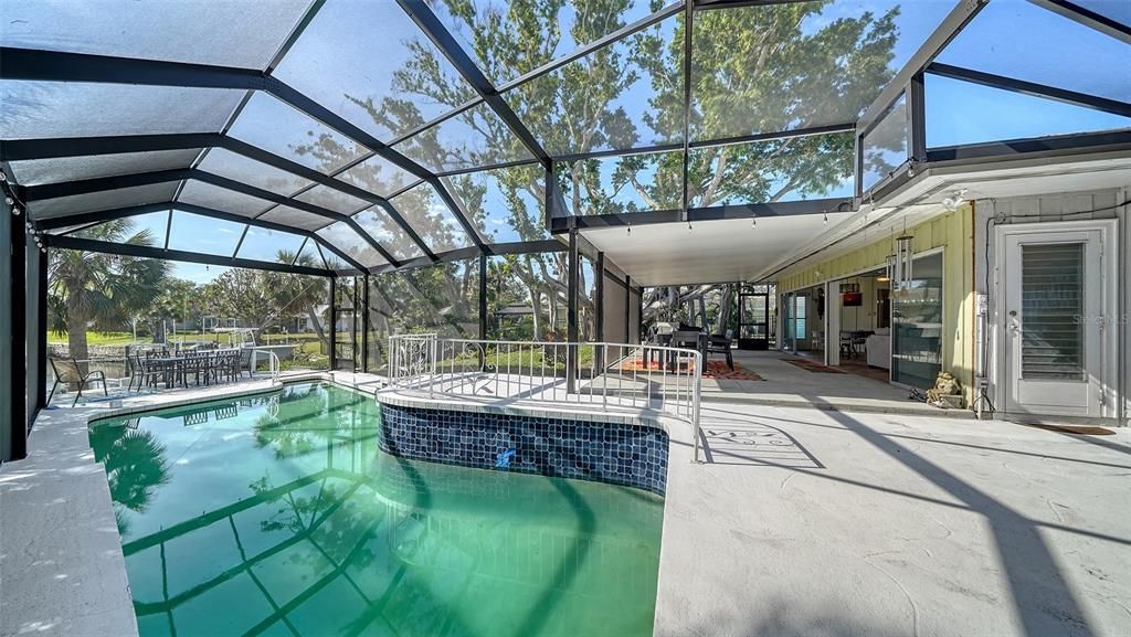 Active With Contract: $3,500 (3 beds, 3 baths, 2001 Square Feet)