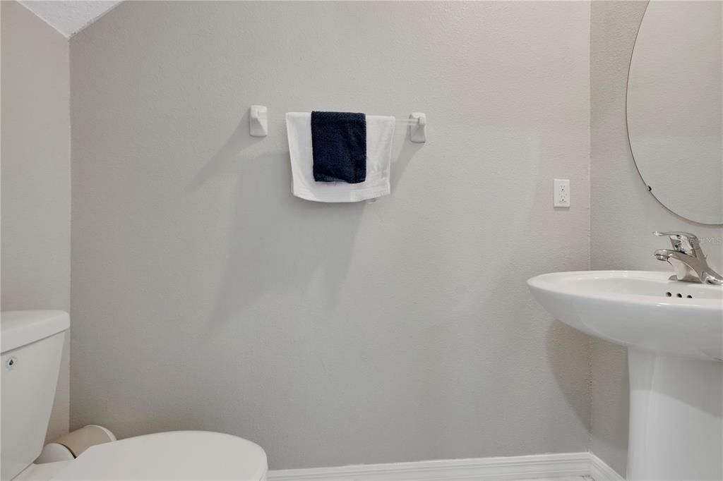 Под контрактом: $334,000 (5 спален, 2 ванн, 2215 Квадратных фут)