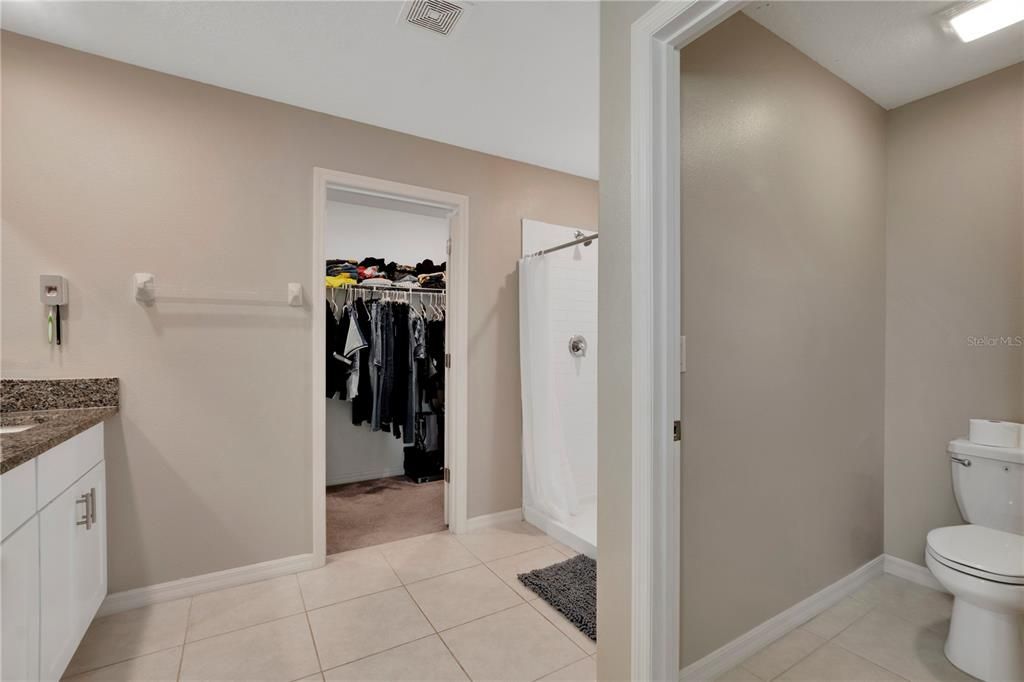 Под контрактом: $334,000 (5 спален, 2 ванн, 2215 Квадратных фут)