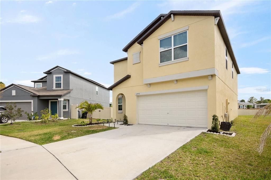 Под контрактом: $334,000 (5 спален, 2 ванн, 2215 Квадратных фут)