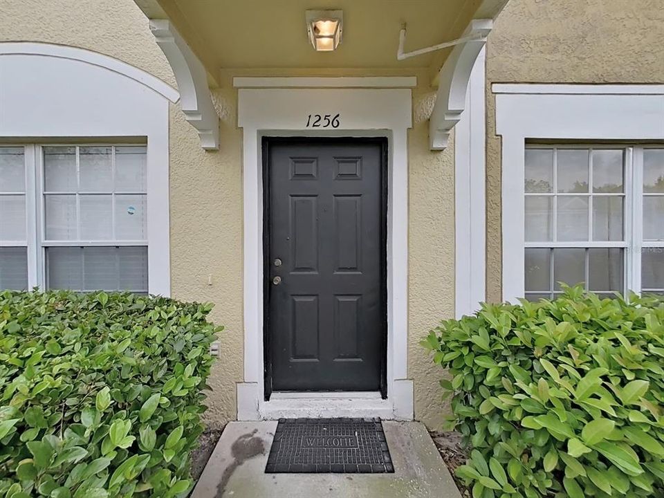 Active With Contract: $199,000 (2 beds, 2 baths, 1184 Square Feet)