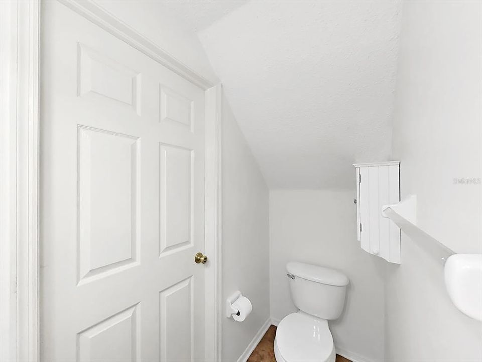 Active With Contract: $199,000 (2 beds, 2 baths, 1184 Square Feet)