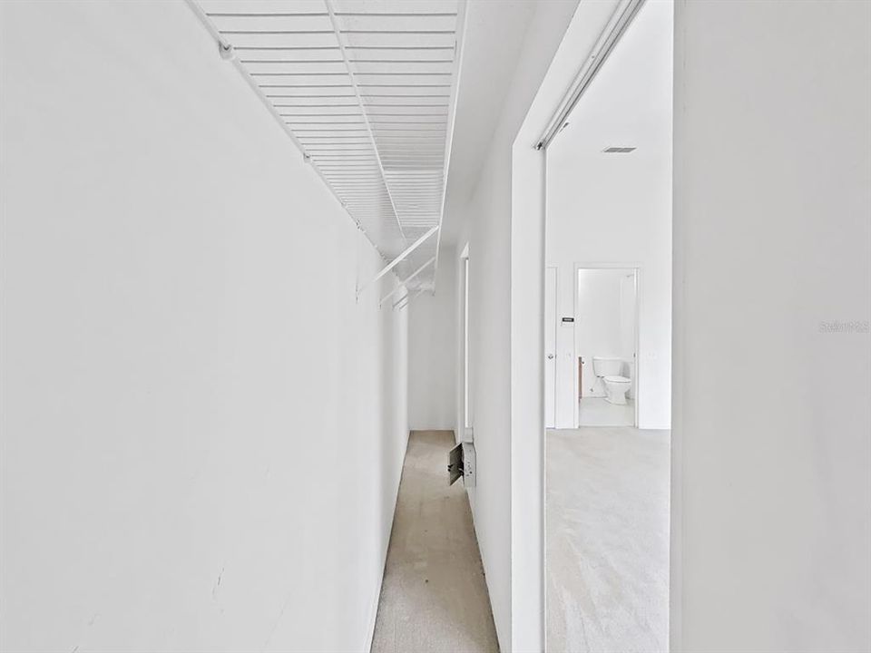 Active With Contract: $199,000 (2 beds, 2 baths, 1184 Square Feet)