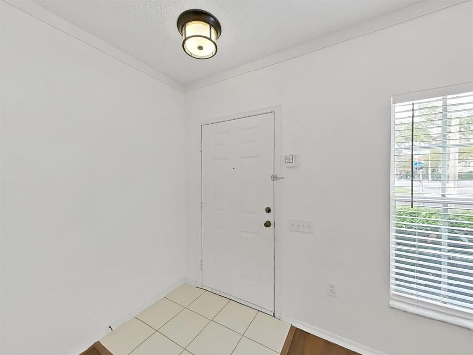 Active With Contract: $199,000 (2 beds, 2 baths, 1184 Square Feet)