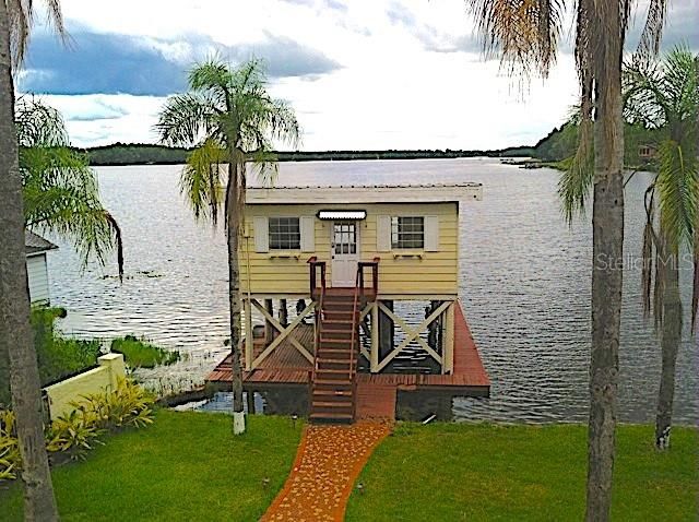 For Rent: $5,495 (5 beds, 3 baths, 4142 Square Feet)