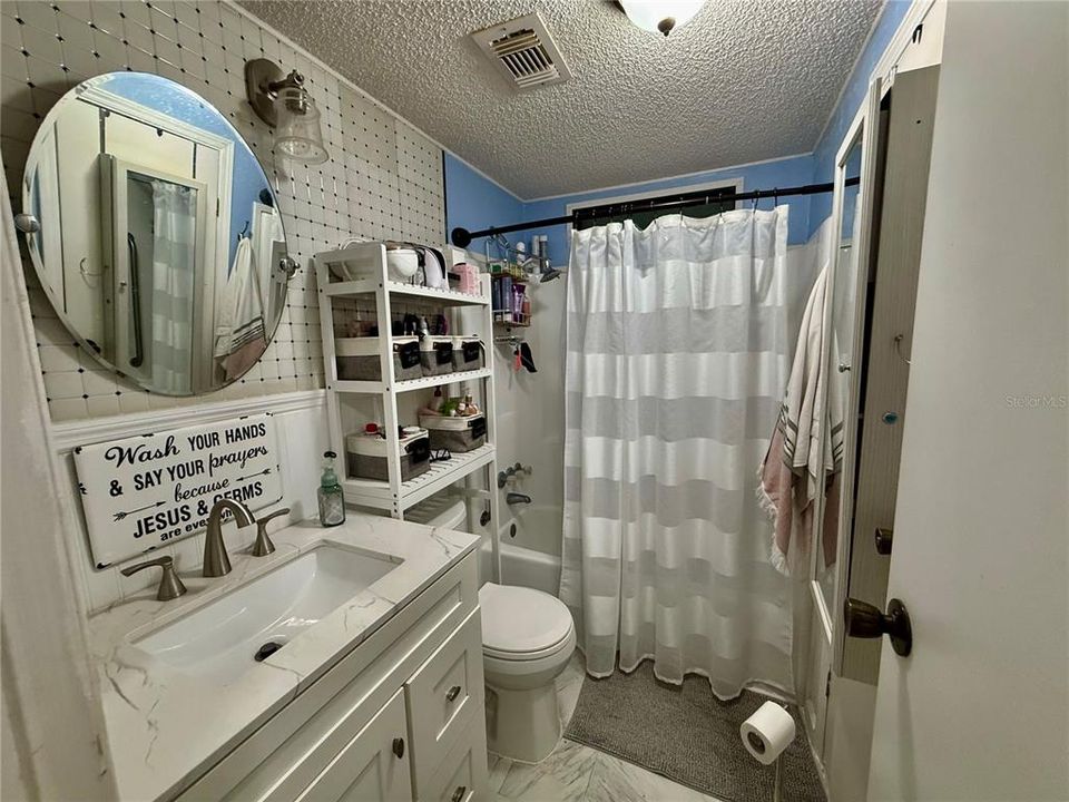 Active With Contract: $208,550 (2 beds, 2 baths, 1586 Square Feet)