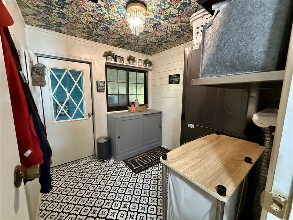 Active With Contract: $208,550 (2 beds, 2 baths, 1586 Square Feet)