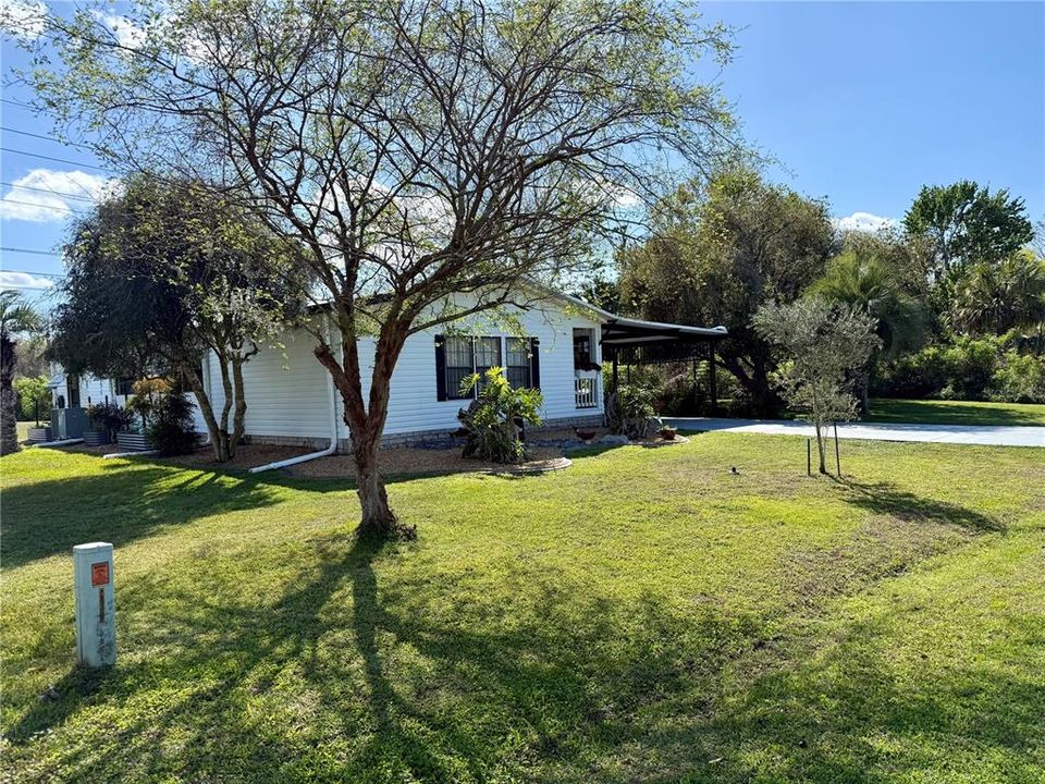 Active With Contract: $208,550 (2 beds, 2 baths, 1586 Square Feet)