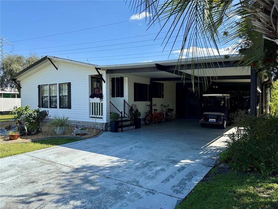 Active With Contract: $208,550 (2 beds, 2 baths, 1586 Square Feet)