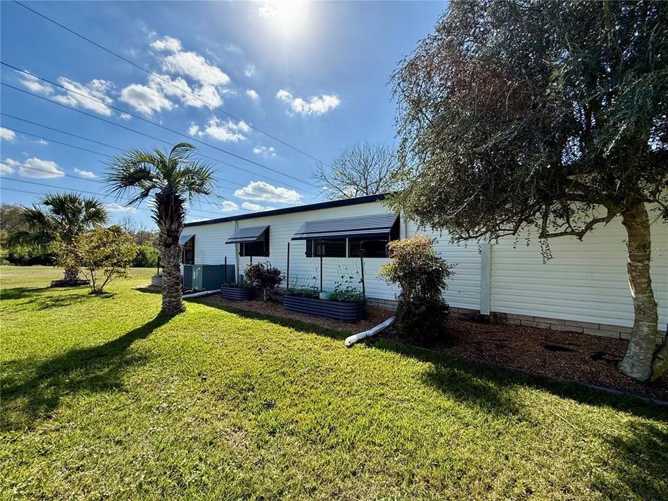 Active With Contract: $208,550 (2 beds, 2 baths, 1586 Square Feet)