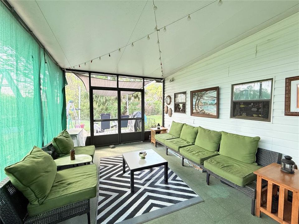 Active With Contract: $208,550 (2 beds, 2 baths, 1586 Square Feet)