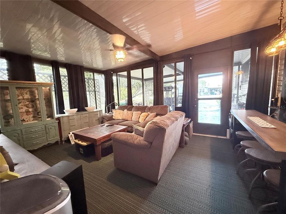 Active With Contract: $208,550 (2 beds, 2 baths, 1586 Square Feet)