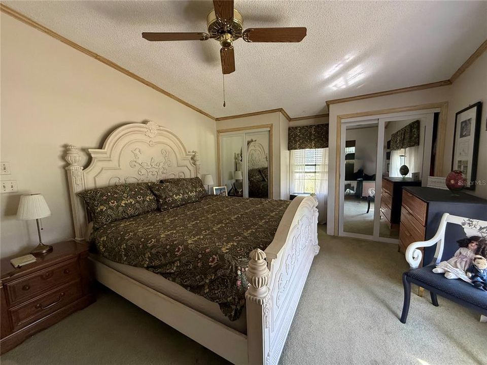 Active With Contract: $208,550 (2 beds, 2 baths, 1586 Square Feet)