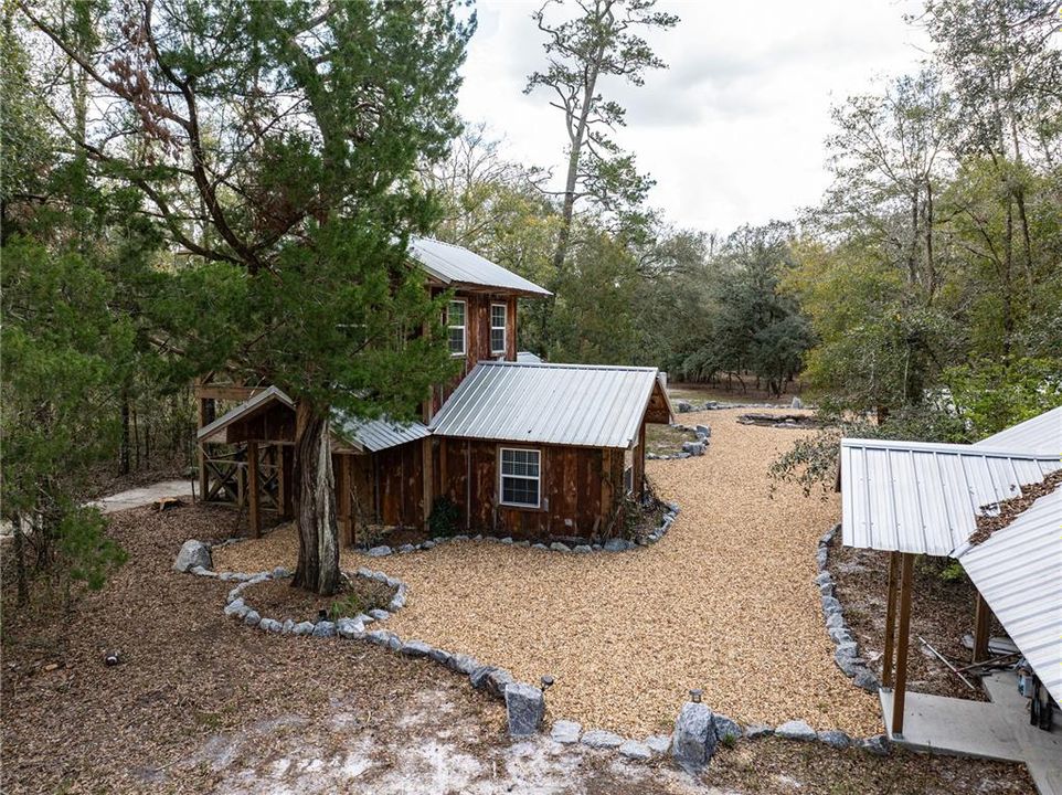 For Sale: $895,000 (1 beds, 1 baths, 400 Square Feet)