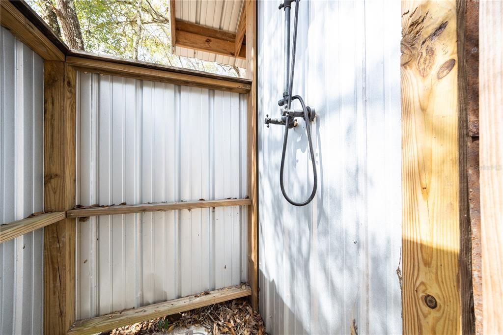 For Sale: $895,000 (1 beds, 1 baths, 400 Square Feet)