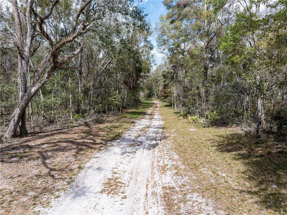 For Sale: $895,000 (1 beds, 1 baths, 400 Square Feet)