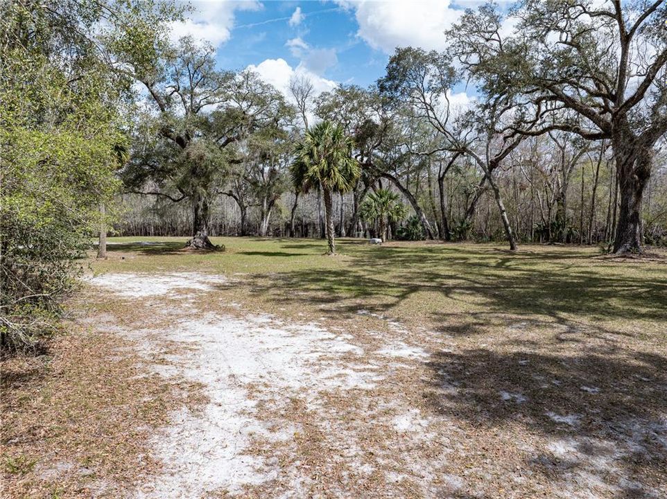 For Sale: $895,000 (1 beds, 1 baths, 400 Square Feet)