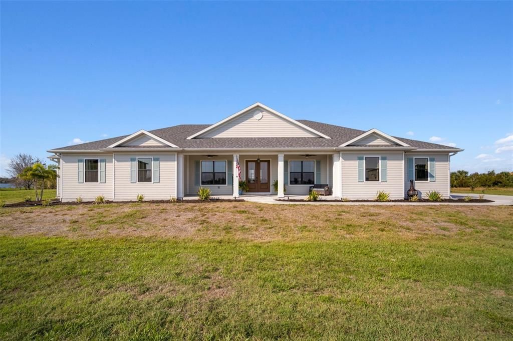 合同活跃: $999,995 (5 贝兹, 4 浴室, 3422 平方英尺)