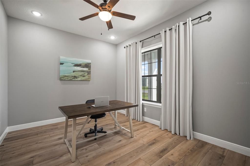 合同活跃: $999,995 (5 贝兹, 4 浴室, 3422 平方英尺)