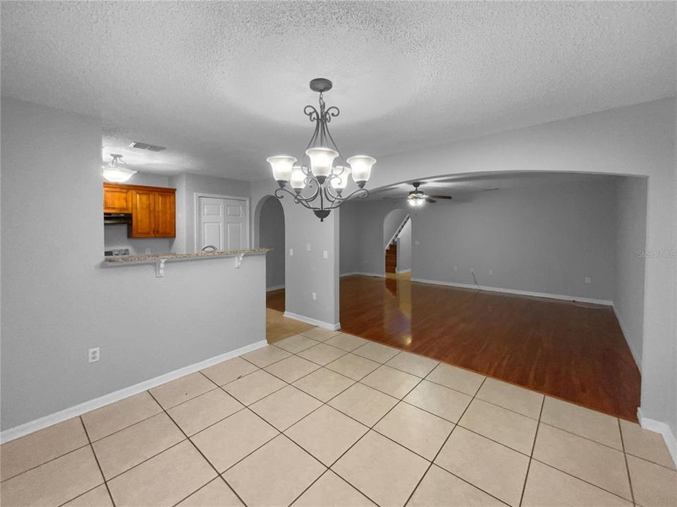 Activo con contrato: $272,000 (3 camas, 2 baños, 1703 Pies cuadrados)