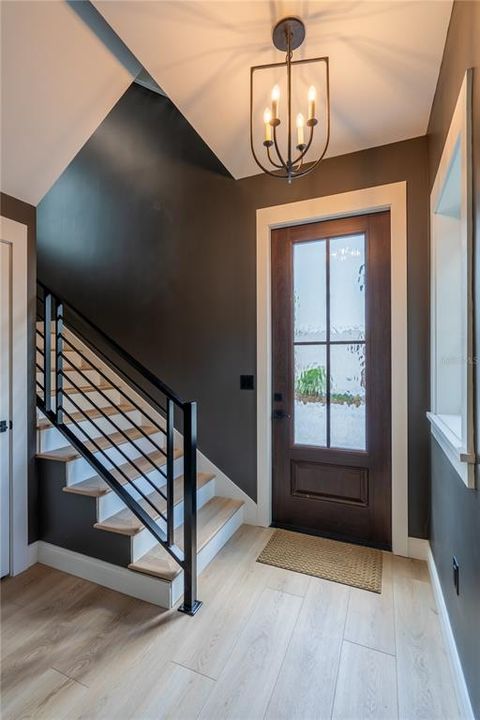 合同活跃: $1,397,000 (4 贝兹, 3 浴室, 3592 平方英尺)