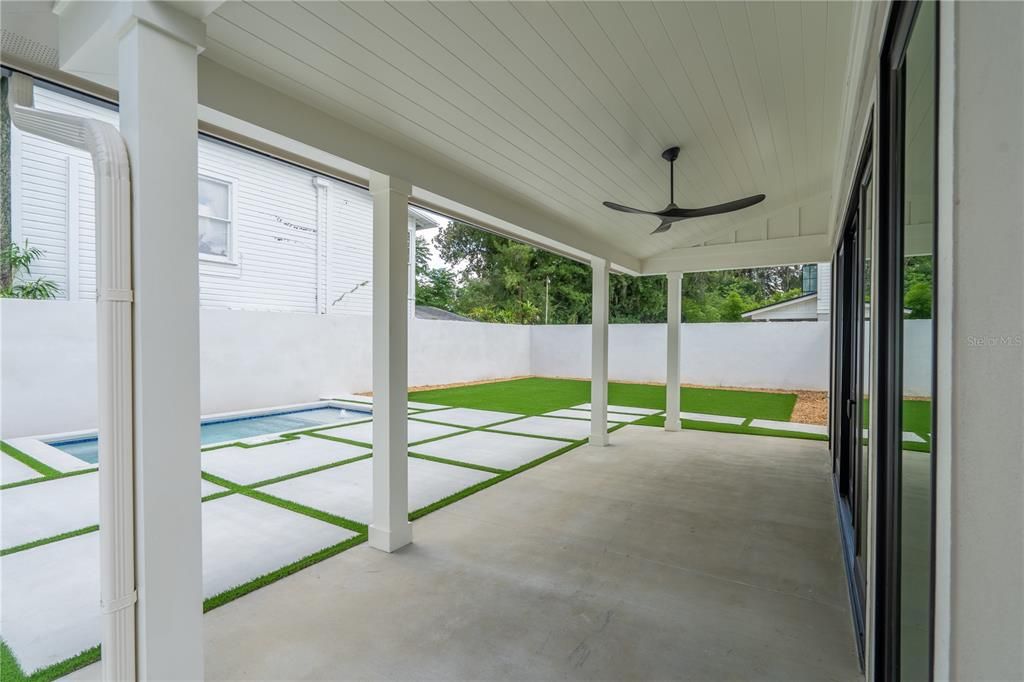 合同活跃: $1,397,000 (4 贝兹, 3 浴室, 3592 平方英尺)