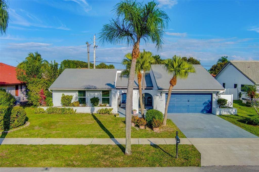 For Sale: $575,000 (3 beds, 2 baths, 2226 Square Feet)