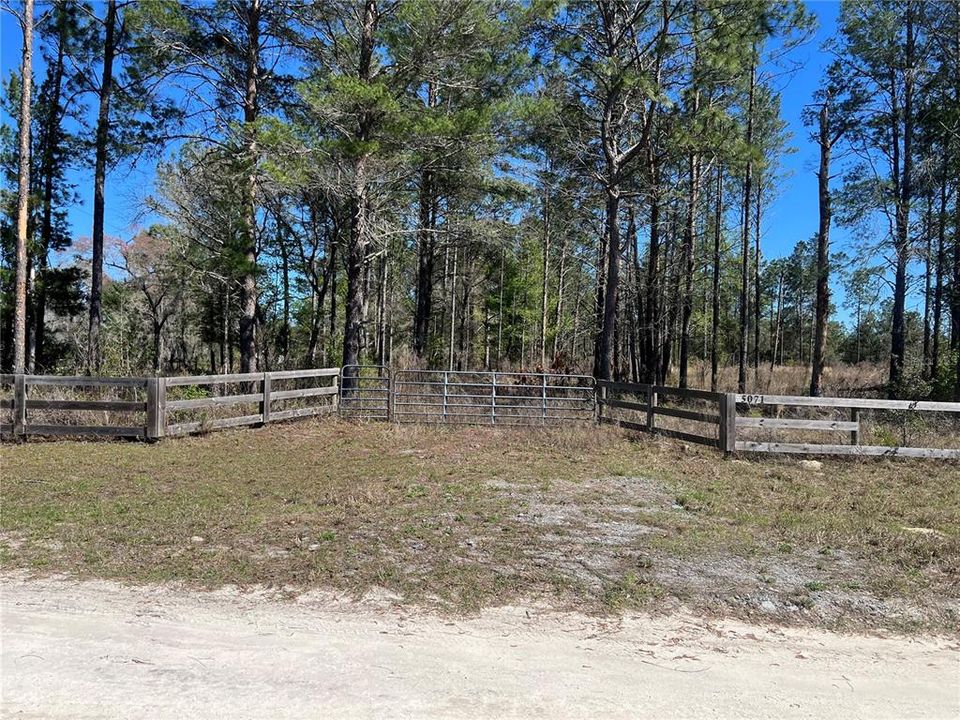 最近售出: $125,000 (5.00 acres)