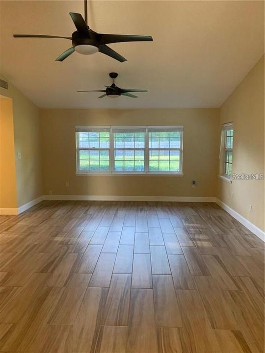 For Rent: $3,350 (4 beds, 3 baths, 2700 Square Feet)