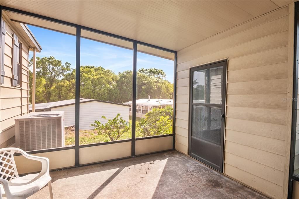 For Sale: $129,450 (2 beds, 2 baths, 1342 Square Feet)