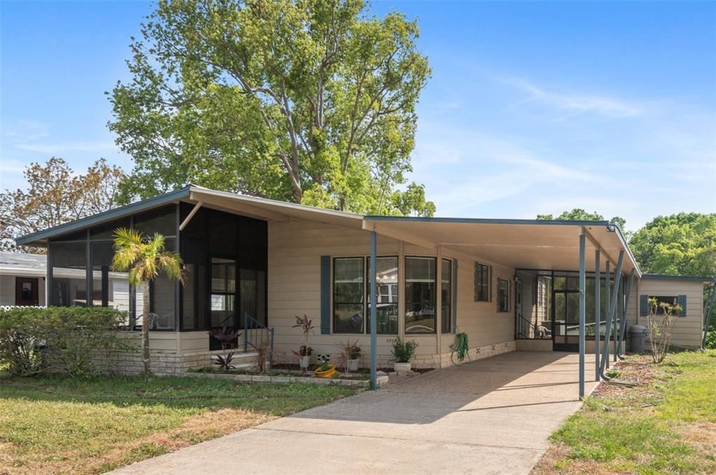 For Sale: $129,450 (2 beds, 2 baths, 1342 Square Feet)