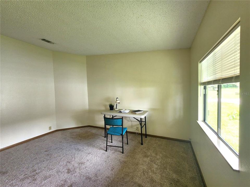 For Sale: $129,450 (2 beds, 2 baths, 1342 Square Feet)