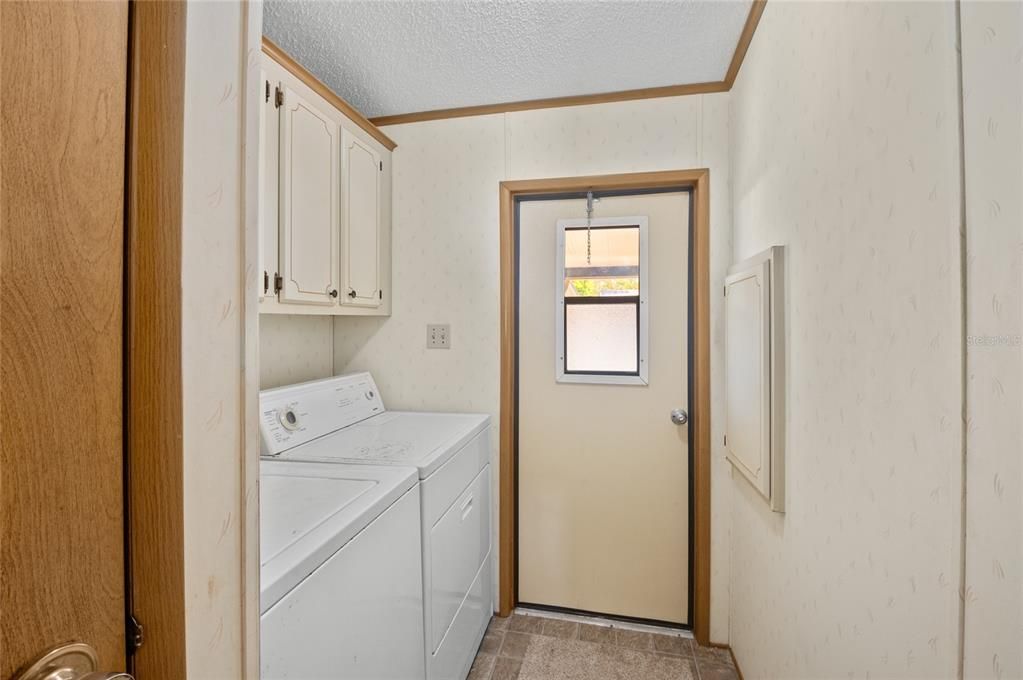 For Sale: $129,450 (2 beds, 2 baths, 1342 Square Feet)