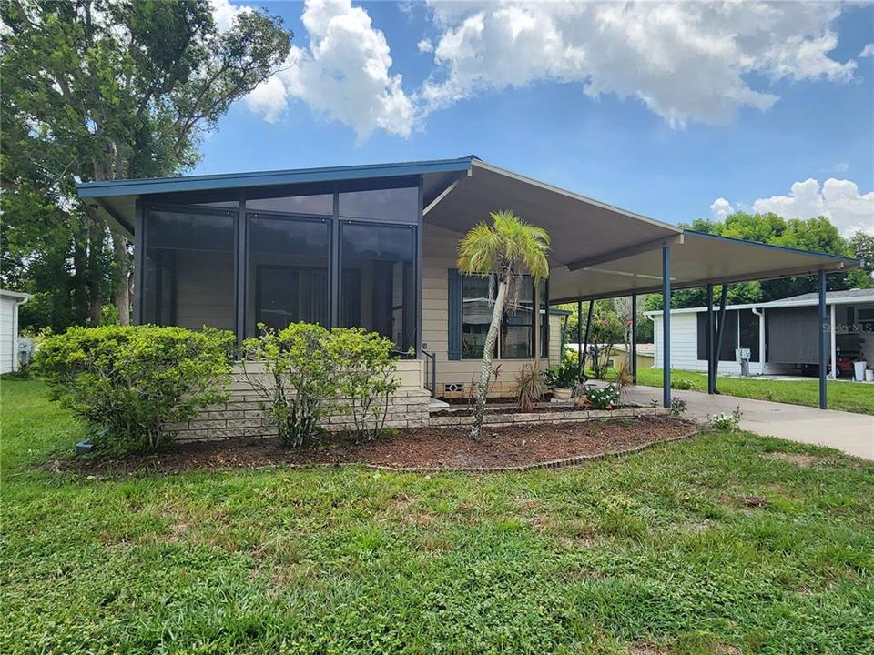 For Sale: $129,450 (2 beds, 2 baths, 1342 Square Feet)