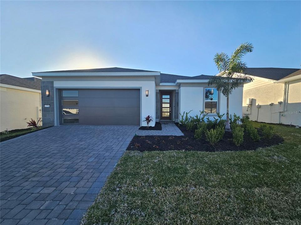 Recently Sold: $686,360 (3 beds, 2 baths, 2054 Square Feet)