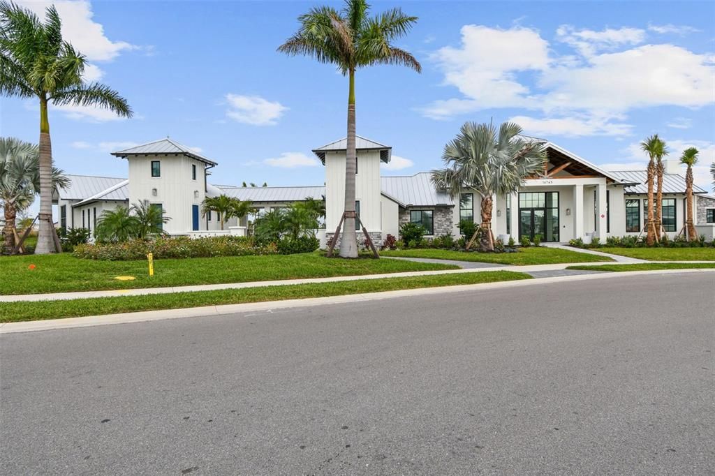 For Sale: $837,700 (3 beds, 2 baths, 2333 Square Feet)