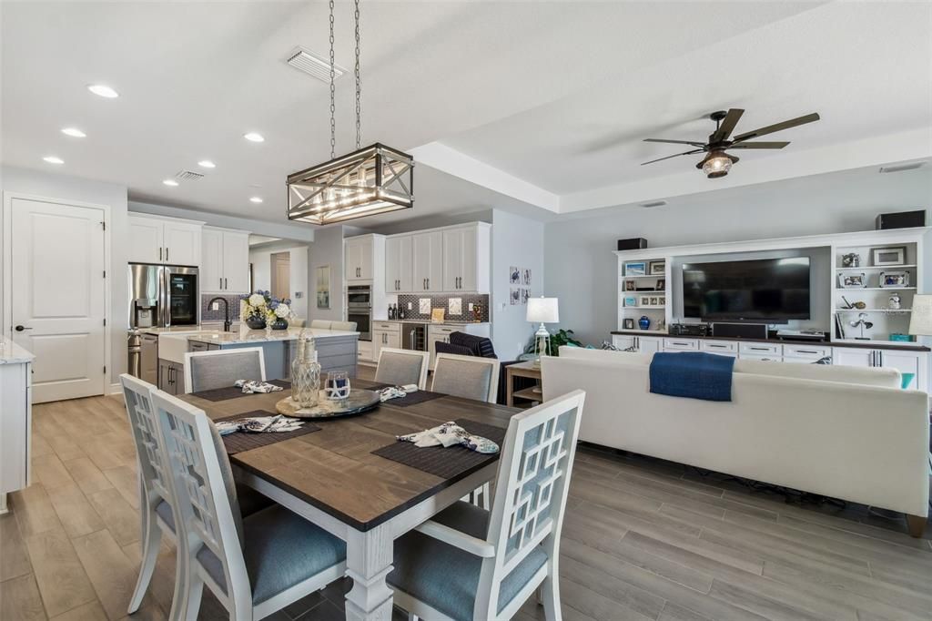For Sale: $837,700 (3 beds, 2 baths, 2333 Square Feet)